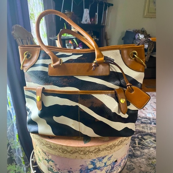 Vintage Tiger Print  Leather Handbag/Shoulder Bag (medium size) Never Used - Picture 2 of 12